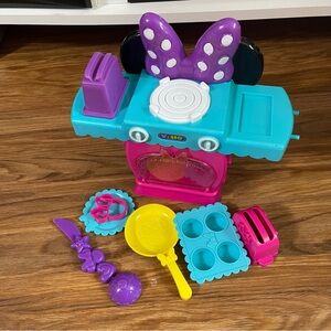 Minnie Mouse Playdough Kitchen Playset - Pink, Purple, and Blue